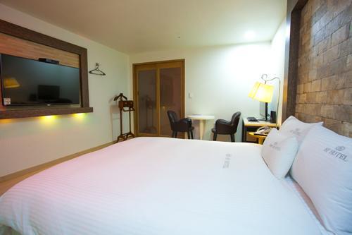 Cnn Hotel Changwon Exterior photo