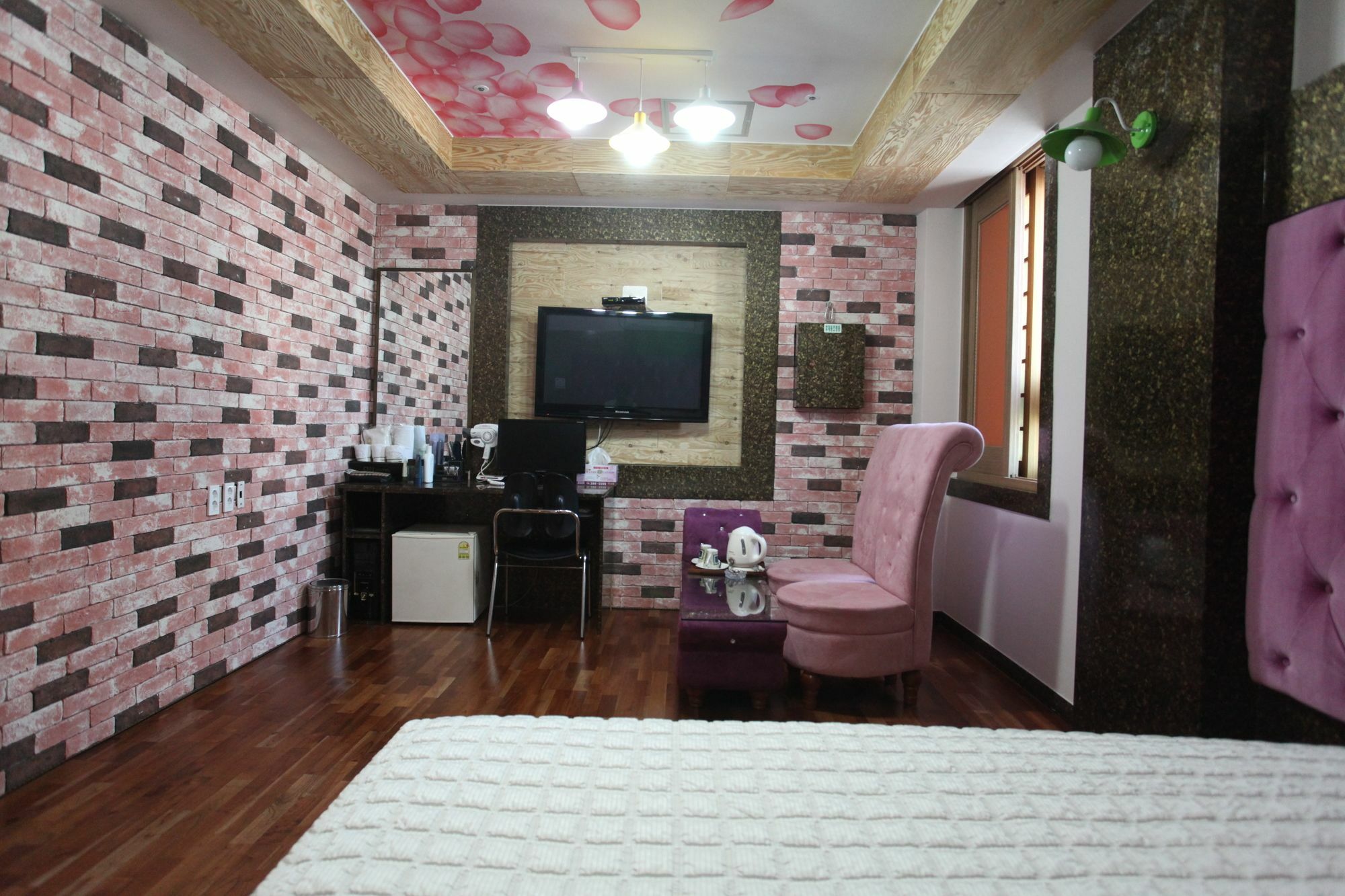 Cnn Hotel Changwon Exterior photo